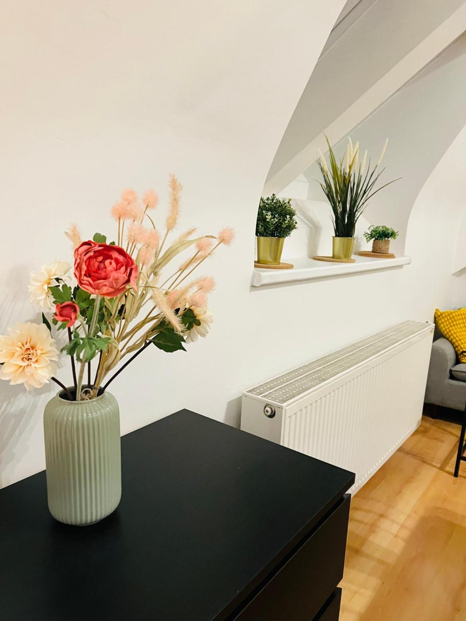 Central, Cozy & Stylish With Views * Praha